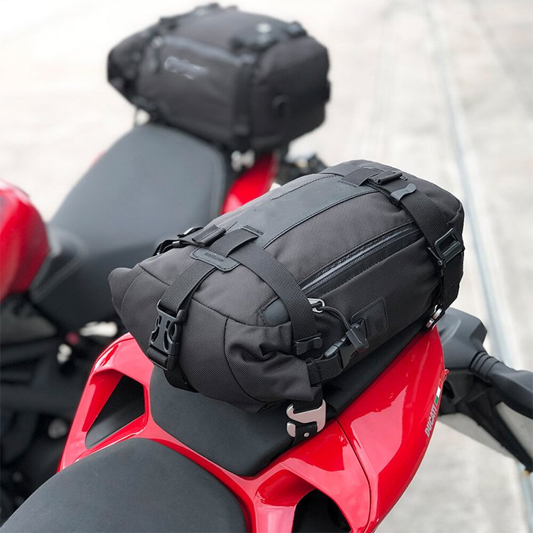 motorcycle-tail-bag-4